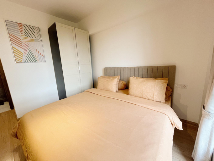 Bedroom 2, Three Bedroom @ Sky House BSD Apartment by OkeStay, Tangerang Selatan
