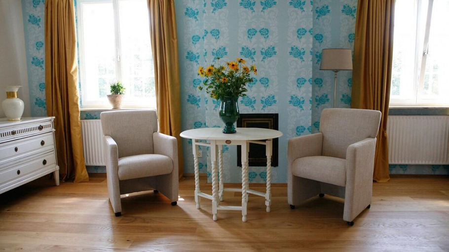 Others 3, Haus Keppelborg: ZI Elisabeth mit Burgmauerblick, Borken