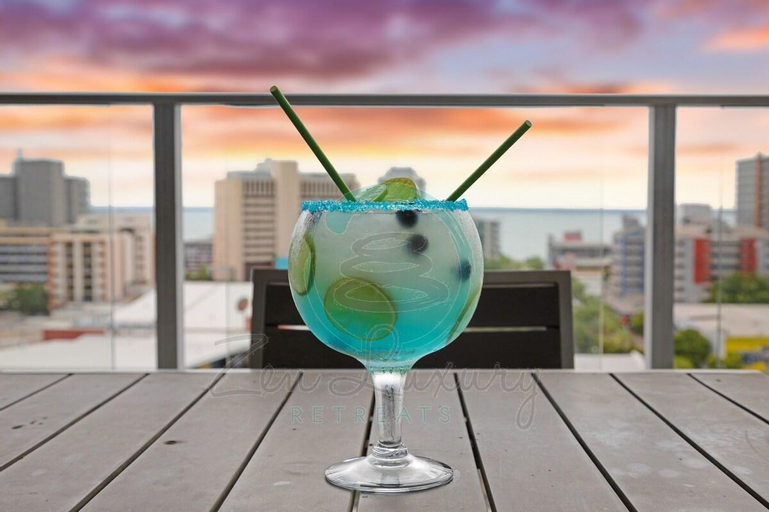 Food & Drinks 4, ZEN OCEAN BLISS - Cozy 2-BR/2-BA Sea View Retreat, City - Inner