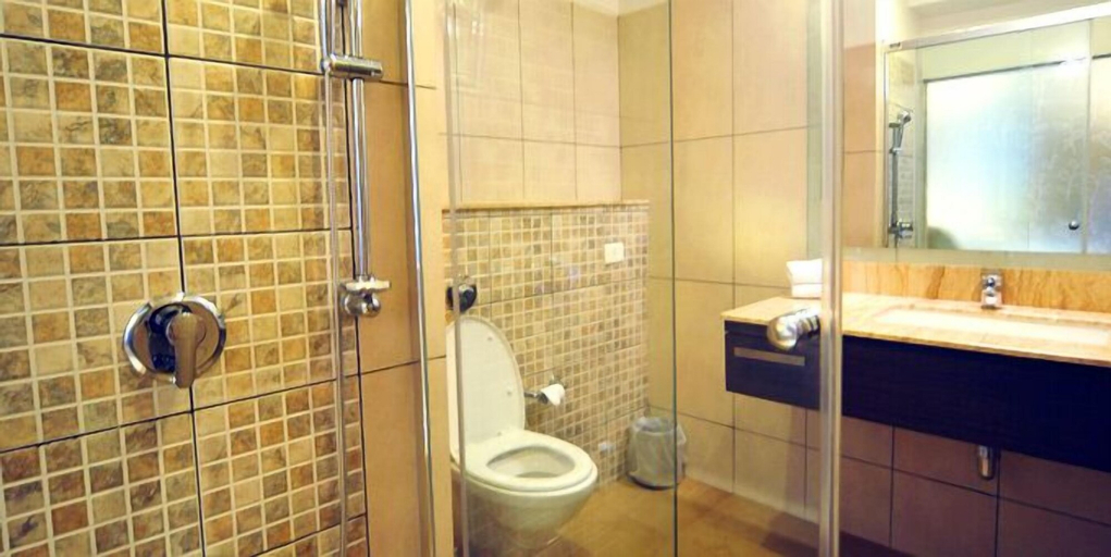 Bathroom 8
