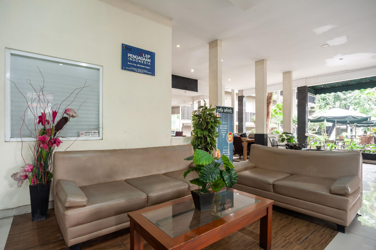 Public Area, Safwah Bintaro Syariah Mitra RedDoorz, Tangerang Selatan