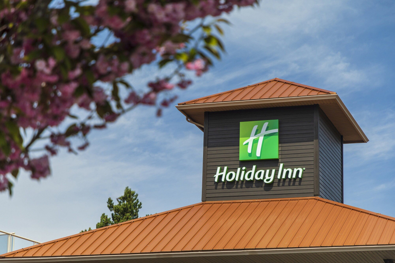 Exterior & Views 5, Holiday Inn VICTORIA � ELK LAKE by IHG, Capital