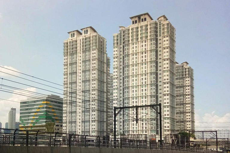 Makati Condo MRT ONE Ayala Edsa WiFi CaTV Netflix, Makati City