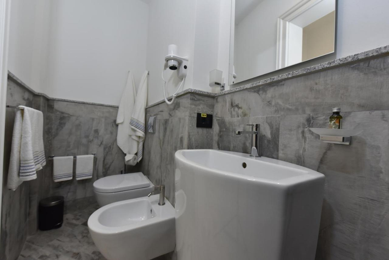 Others 3, Apart No.6, Timisoara