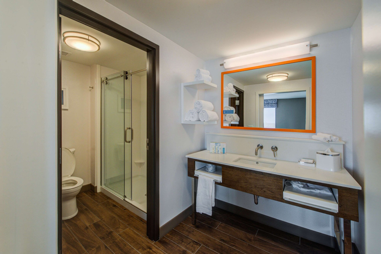Bathroom 13