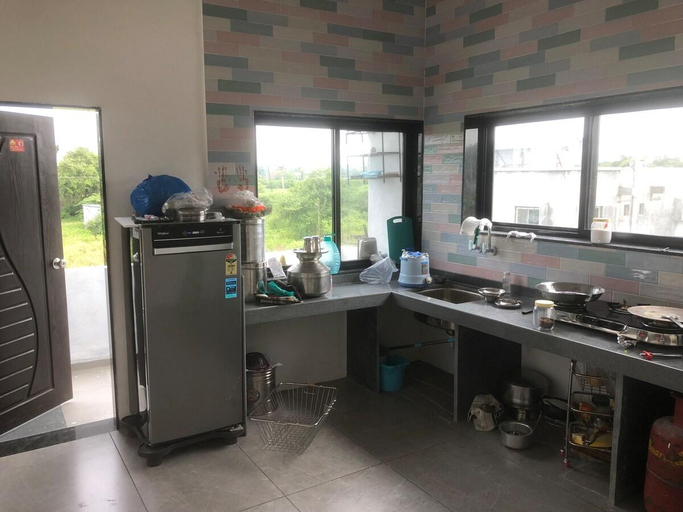 Kitchen 3, Cheerful 2 Bedroom Townhouse with village feel., Osmanabad