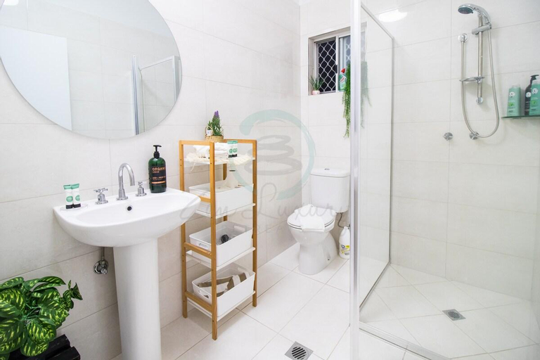 Bedroom 3, ZEN GARDEN - COZY 2-BR + Modern Design w/ Aircon, City - Inner