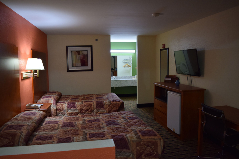 Bedroom 3, Royal Inn Douglasville, Douglas