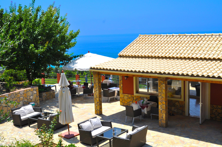 3, Apartments With Swimming Pool and sea View - Pelekas Beach, Ionian Islands
