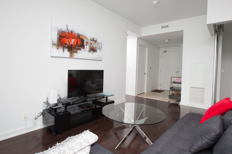 Others 4, Applewood Suites - 3 Bed Waterfront Area, Toronto