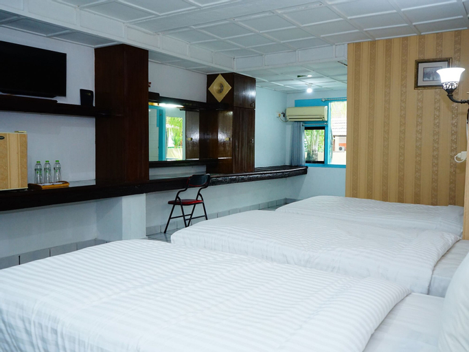 Bedroom 12