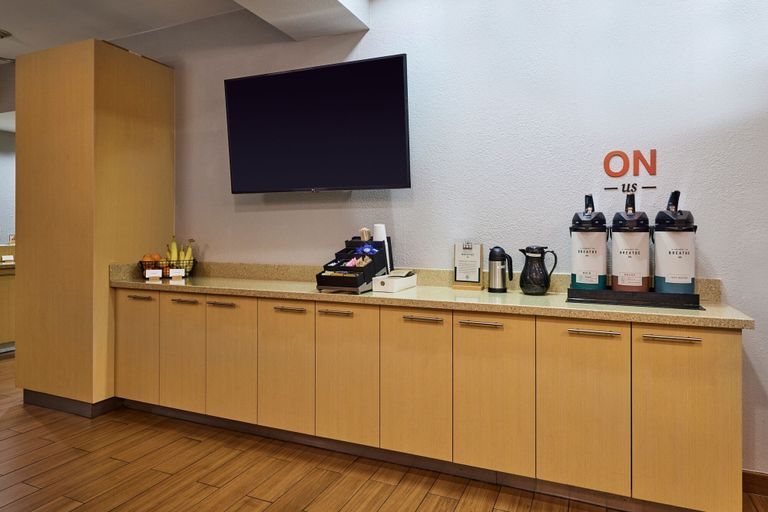 Food & Drinks, TownePlace Suites by Marriott Medford, Jackson