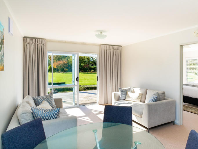 Others 5, Amuri Villas, Hastings city