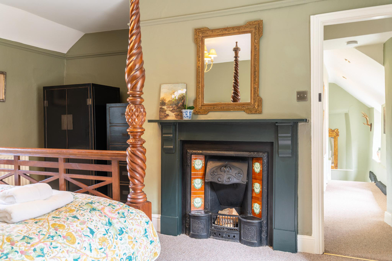 Bedroom 2, Castle Cottage Winchcombe, Gloucestershire