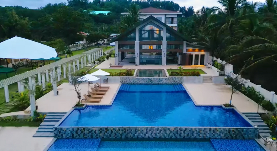 Swimming pool, Jamins Hotel, Ibajay