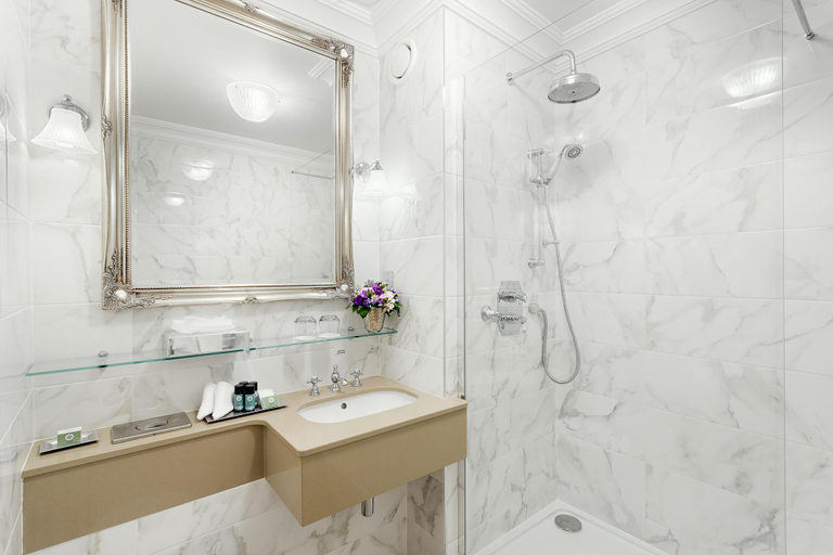 Bathroom 3, Glenlo Abbey Hotel