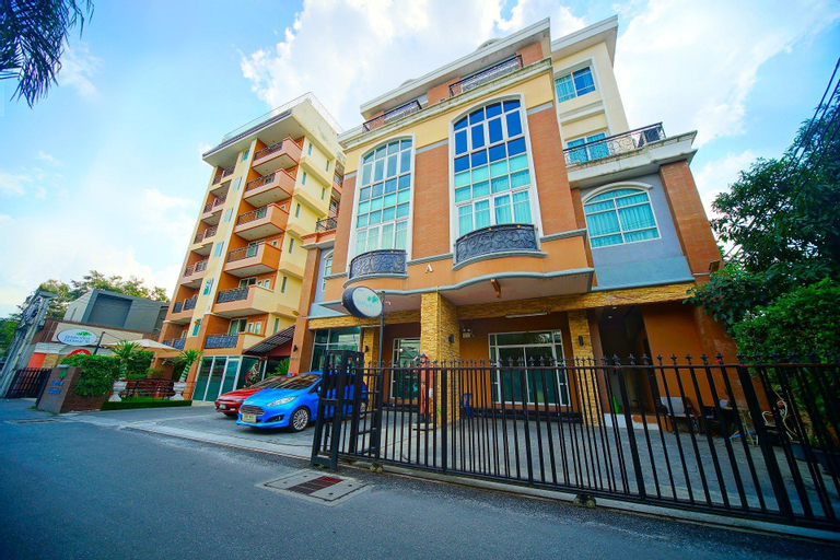 Greenview Ekkamai10 Residence, Wattana