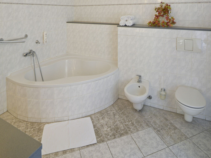 Bathroom 4, EA Apartmány Mozart, Karlovy Vary