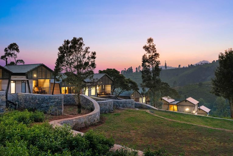 Exterior & Views