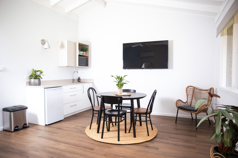 Dining Room 8