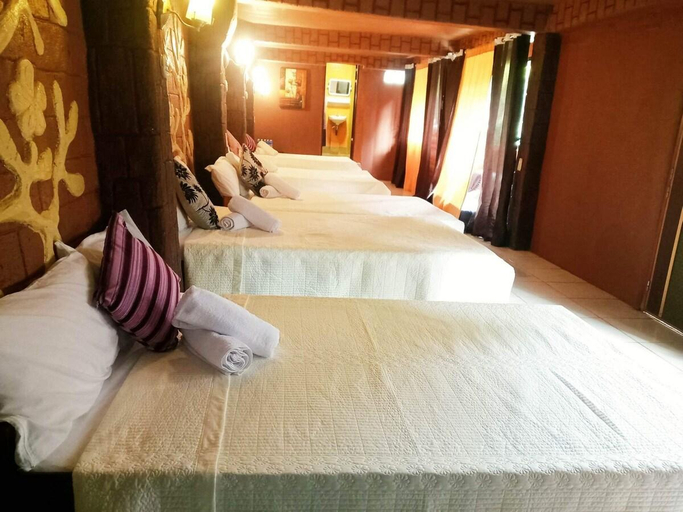 Bedroom 3, Long Room for 10 people Miggys Resort, Kalibo
