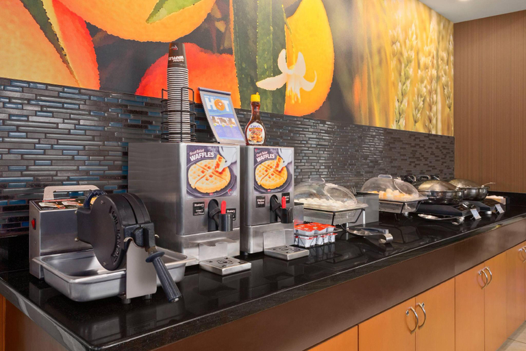 Food & Drinks 5, SureStay by Best Western Norman, Cleveland