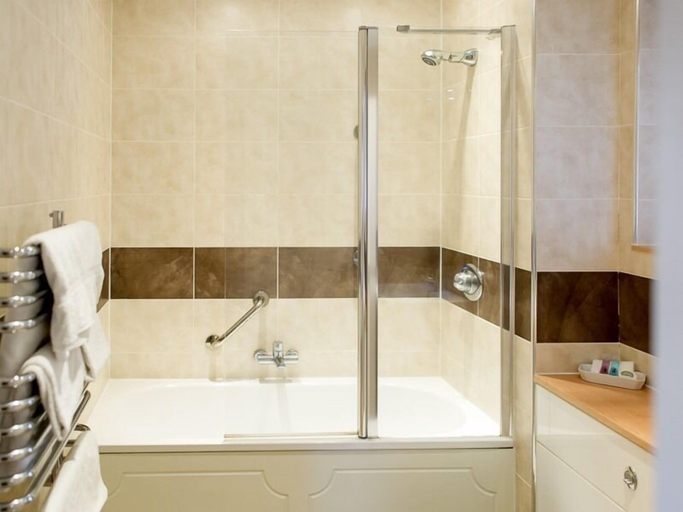 Bathroom 3, The White Horse Inn, Suffolk