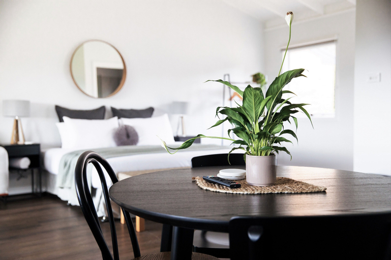 Dining Room 9