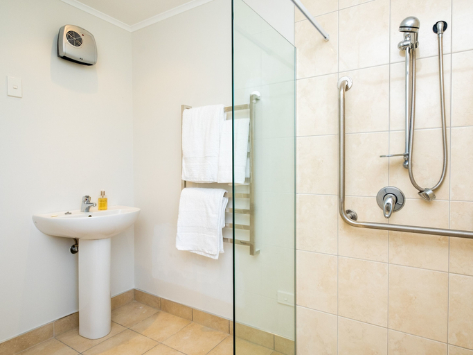Bathroom, Amuri Villas, Hastings city