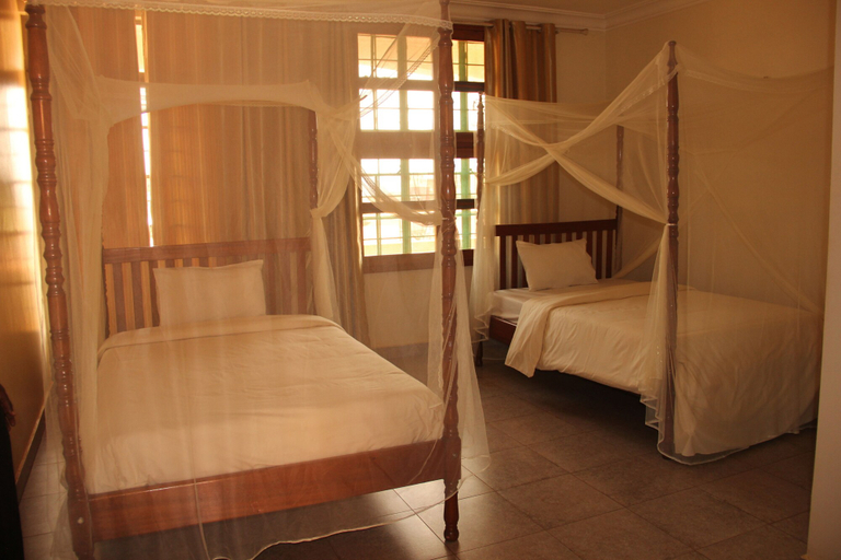 Bedroom 2, Motel Tuku, Buruli