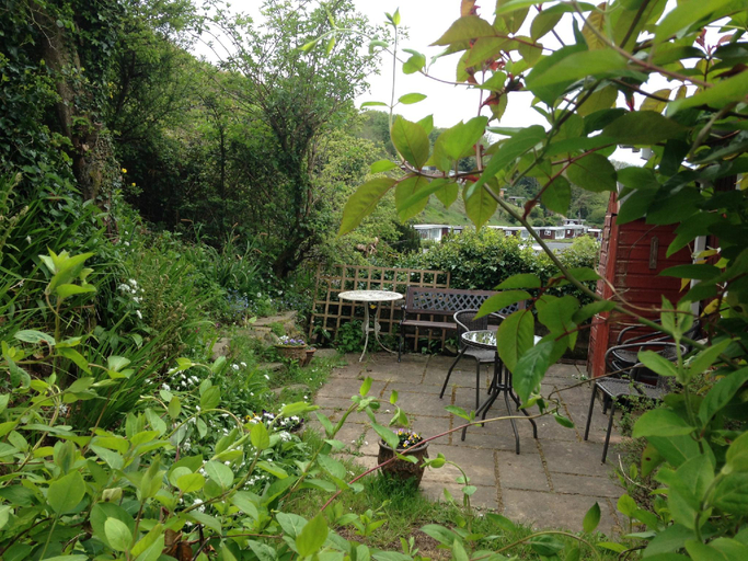 Others 4, Whiteshell Chalets, Swansea