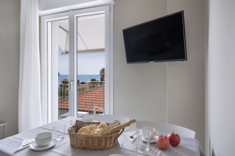 Dining Room 13
