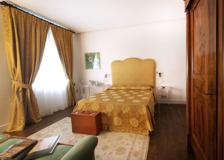 Bedroom 12