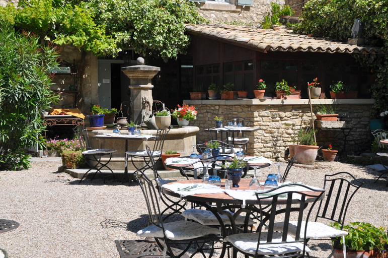 Others 5, La Figuiere Fontaine de Vaucluse, Vaucluse