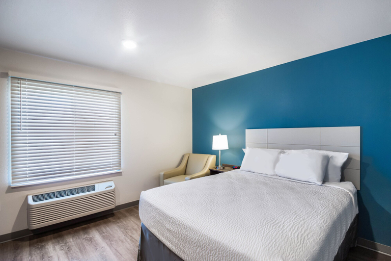 Bedroom 2, WoodSpring Suites Evansville East, Vanderburgh
