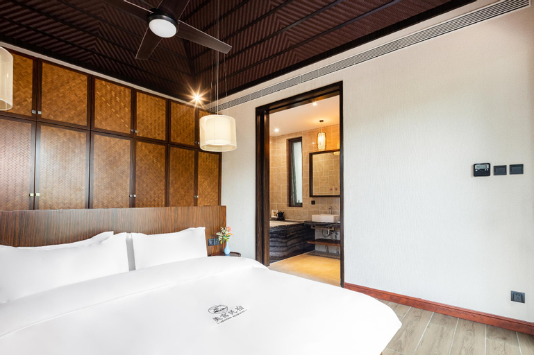 S Duplex Four-Bedrooms and Four-Bathrooms Pool Villa, Hainan