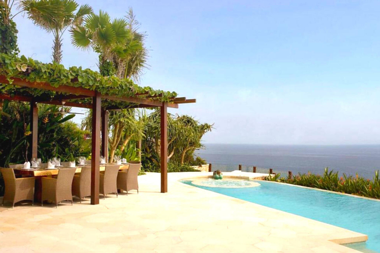 Luxury 5 BR Grand Residence Maria ZN131A, Badung