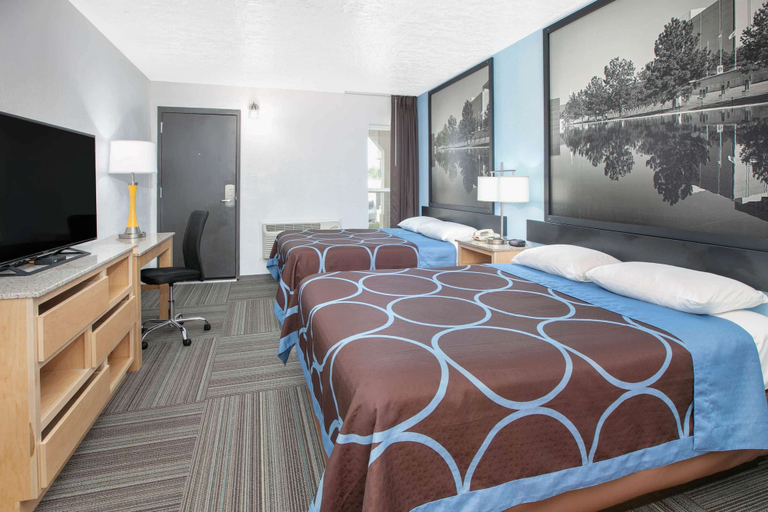 Bedroom 2, Super 8 by Wyndham City of Moore, Cleveland