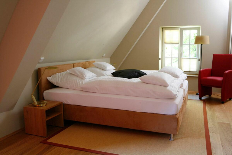 Bedroom 4, ZI Ferdinand mit Rosengartenblick, Borken