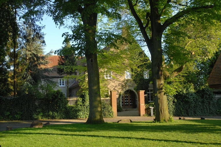 Exterior view 4, Haus Keppelborg: ZI Rosina mit Burggartenblick, Borken
