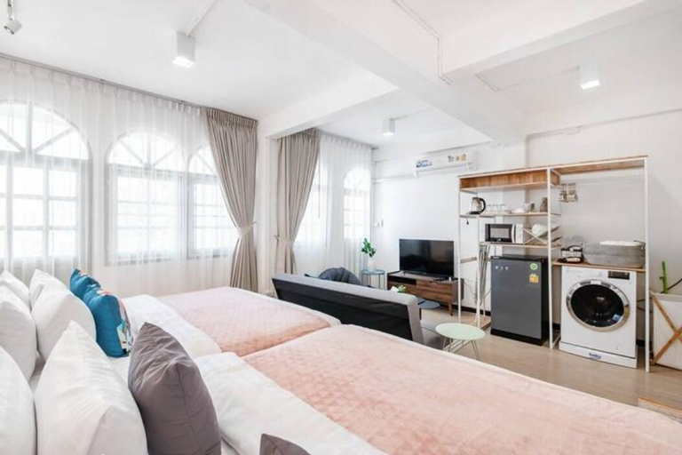 Bedroom 1, House168(3A)near BTS -Iconsiam, Khlong San