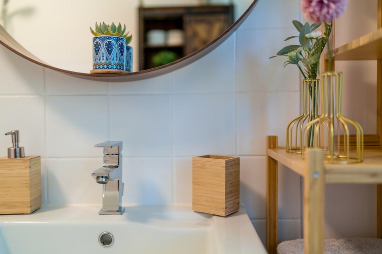 Bathroom 3, M 1OG: Schöne 70m² 2-Zimmer City Wohnung im Zentru, Berchtesgadener Land