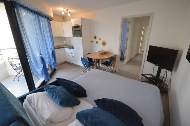 Bedroom 2, Modern 2 Bd Next To Rue Dantibes, Alpes-Maritimes