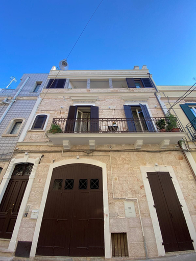 Exterior & Views, Racconti di pietra, Bari