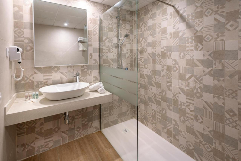 Bathroom 5, Hotel Best Lloret Splash, Girona