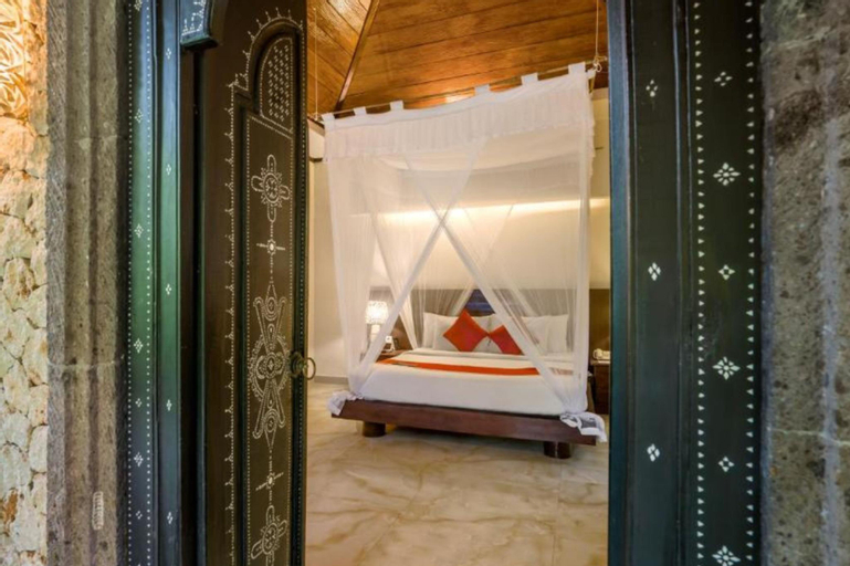 Bedroom 2, Romantic 1BR Bungalow with Garden @Seminyak, Badung