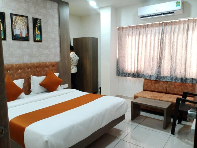 Bedroom 2, Hotel MD Residency, Anand