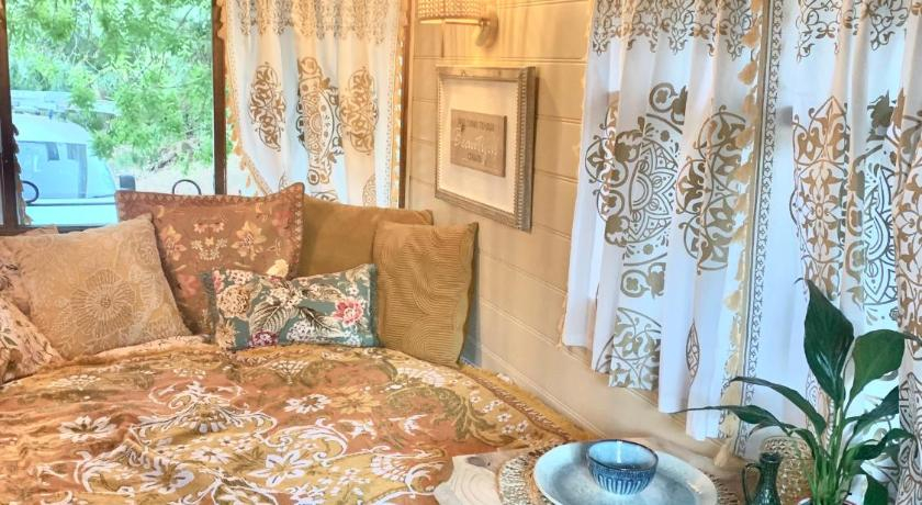 Bedroom, Le Petit Gypsy Wagon, Bridgetown-Greenbushes