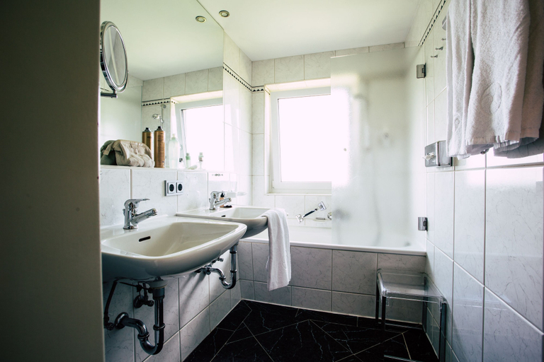 Bathroom 5, Terrassenhof Bad Wiessee, Miesbach