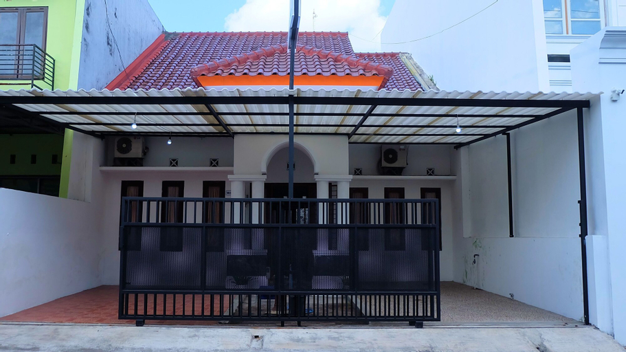 Exterior & Views 21